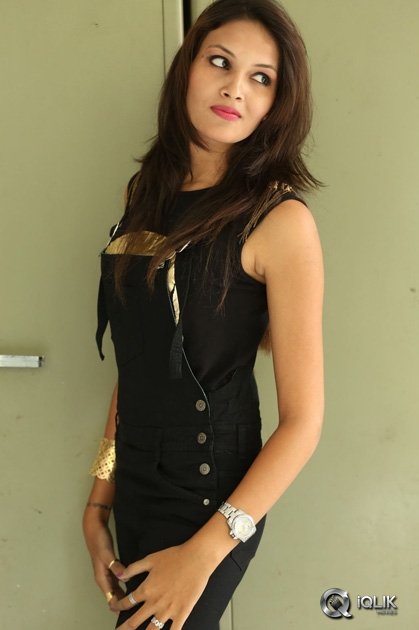 Angel-Singh-at-Anandham-Malli-Modalaindi-Movie-Date-Press-Meet